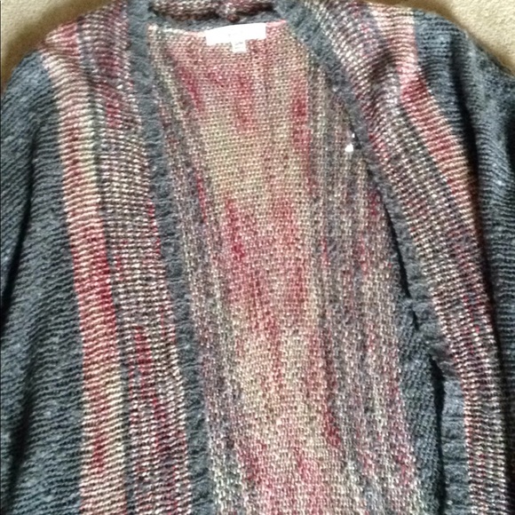 A long and beautiful cardigan - Picture 2 of 3